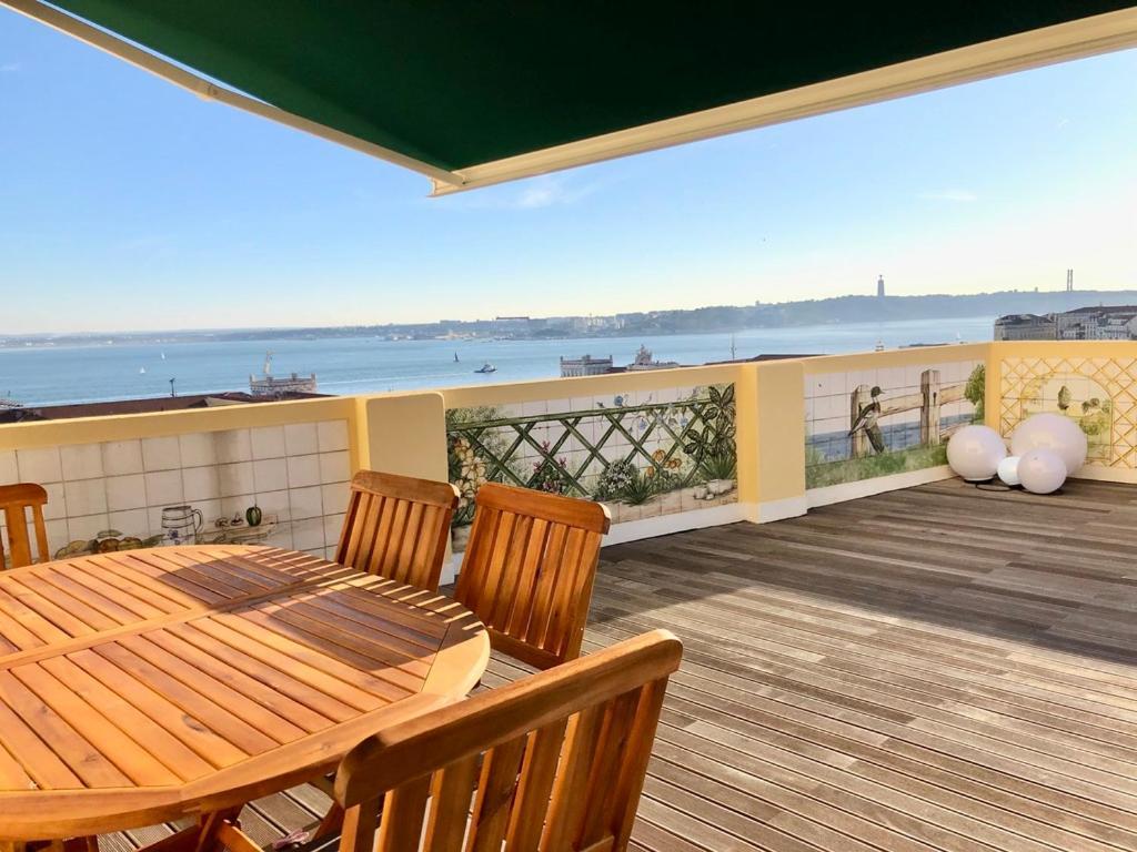 Terraco Do Tejo Apartment Lisbon Luaran gambar